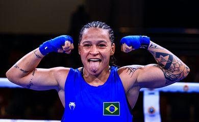 Esportes Bia Ferreira atropela rival e garante ouro no Mundial Militar de Boxe