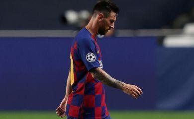 Messi anuncia permanência no Barcelona
