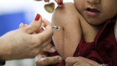 Pais que não vacinarem filhos podem ser multados em até R$ 20 mil