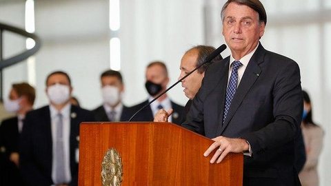 Senado pede abertura de inquérito para apurar ameaça de Bolsonaro a jornalista