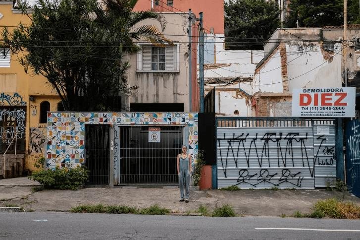 Única a não vender casa em famosa escadaria de Pinheiros, arquiteta resiste no bairro líder em demolições em SP