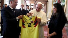Papa recebe presidente colombiano e pede união para superar divisões