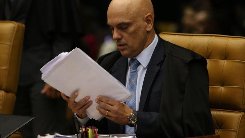 Para Alexandre de Moraes, deputado fica inelegível mesmo com indulto