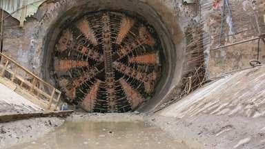 Imagens inéditas mostram obra e tatuzão do Metrô 3 meses após esgoto que vazou de túnel da Sabesp abrir cratera na Marginal Tietê em SP