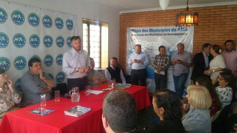 Presidente do FDE se encontra com mais 50 prefeitos em Rio Preto e anuncia parceria na compra de kits escolares