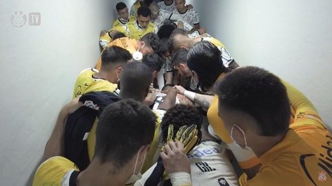 Bastidores: empate do Corinthians em Bragança tem profecia de Fagner em túnel do vestiário