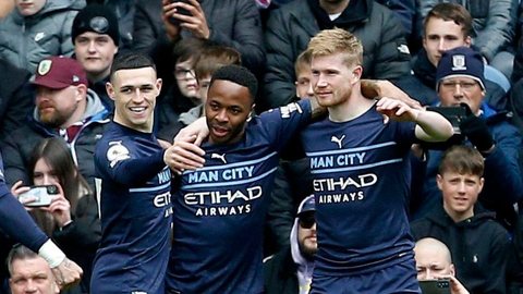 Manchester City supera Burnley e retoma liderança do Campeonato Inglês
