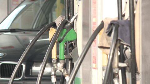 Preço médio da gasolina e do diesel nas bombas termina 2018 em alta