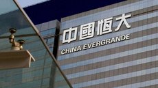 Ações da chinesa Evergrande caem à mínima em 11 anos