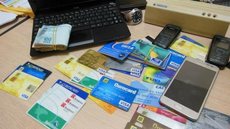 Bandidos vendem pela internet cartões de crédito extraviados; prática é criminosa