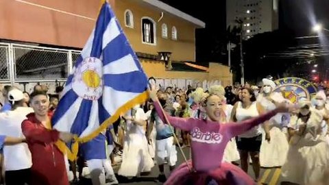 Escolas de samba paulistanas fecham ruas da capital para ensaios e desfilam apesar de cancelamento do carnaval