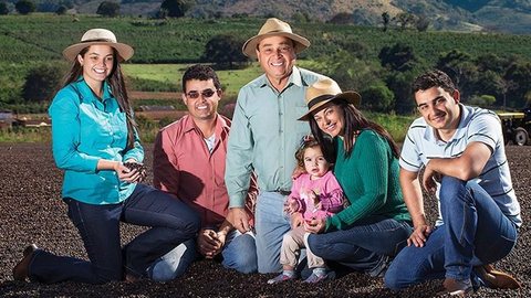 Agricultor brasileiro: conheça o perfil, hábitos e os desafios desse profissional