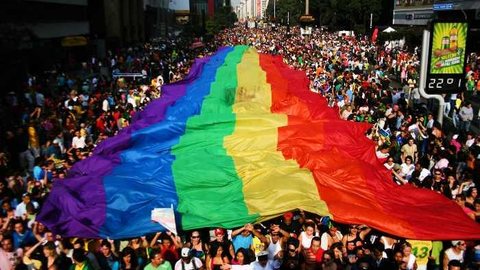 Imagem Parada do Orgulho LGBT+ volta à Paulista neste domingo após 2 anos e traz Pabllo Vittar, Ludmilla e Gretchen, entre outros; confira