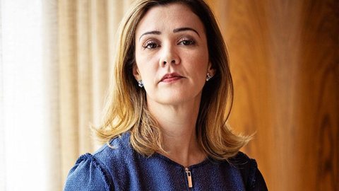 CPI convoca Karina Kufa, advogada de Bolsonaro