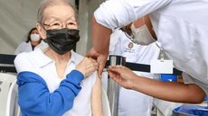 Cidade de SP aplica 4ª dose da vacina contra a Covid-19 em idosos acima de 70 anos a partir desta terça