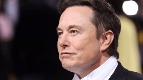 Musk diz ainda estar comprometido com compra do Twitter após anunciar suspensão do acordo