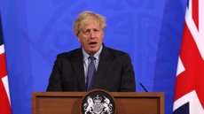 Polícia britânica vai ouvir 50 pessoas sobre festas durante lockdown