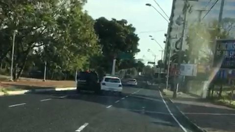 Vídeo flagra briga de motoristas em avenida de Rio Preto