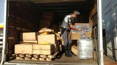 Caminhão lotado de mercadorias contrabandeadas é apreendido em rodovia