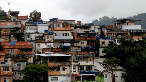 Mais da metade das pessoas nas favelas não se previne contra covid-19