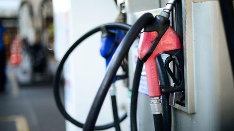 Imagem Governo de SP anuncia redução do ICMS e preço médio da gasolina deve ficar abaixo de R$ 6,50