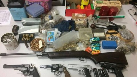 Advogado é preso por porte ilegal de armas e munições em Araçatuba