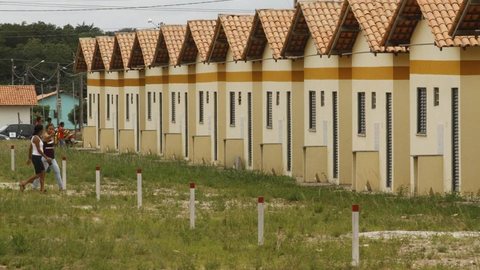 Novas regras do FGTS não ameaçam habitação, mas podem limitar subsídios, dizem especialistas