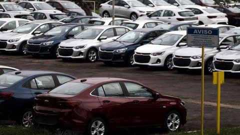 Vendas de veículos novos têm queda de 13,6% em agosto