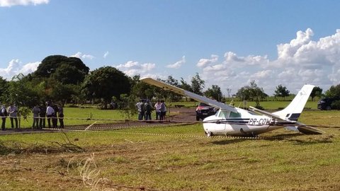 Avião monomotor cai em cemitério de Araçatuba
