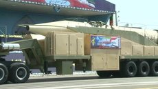 Irã desafia EUA e testa novo míssil