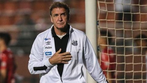 Cuca diz que Santos sofreu contra a retranca do Vasco: “Tivemos o controle do jogo, não eficácia”