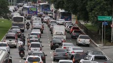 Trânsito piora 161% na cidade de SP com volta às aulas e o fim da quarentena, diz Waze