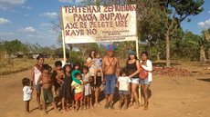 Indígenas cobram demarcação de terras a 11 km do Congresso Nacional