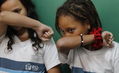 Aulas presenciais nas escolas particulares do Rio devem começar amanhã