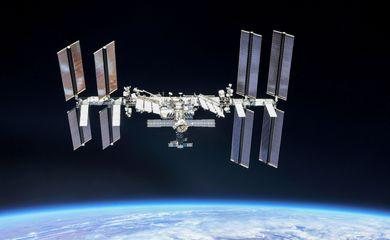 Estação Espacial faz manobra para se desviar de lixo
