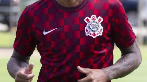 Corinthians espera aceite de Paulinho para treinar no CT e está otimista por contratação