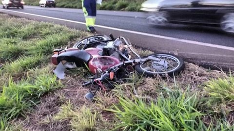 Marceneiro morre após cair de moto e ser atropelado em rodovia ao sair do trabalho