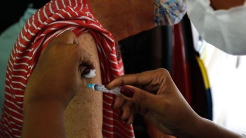 Covid-19: novo lote de vacinas começa a ser distribuído nesta quinta