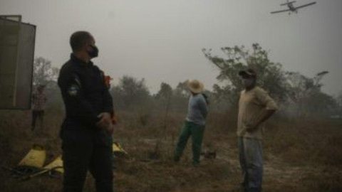 Presos ajudam a combater incêndios no Pantanal