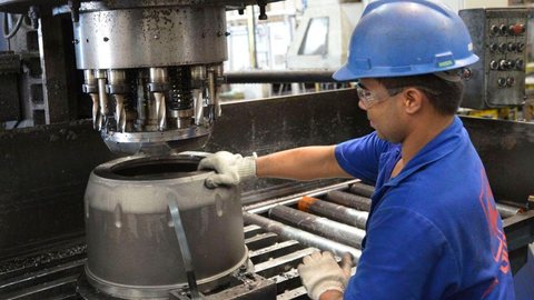 Ipea: setembro tem aumento de 5,8% na demanda por bens industriais