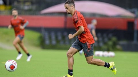 Dez dias e contando: Flamengo é firme em exigências e venda de Michael ao Al Hilal vira novela