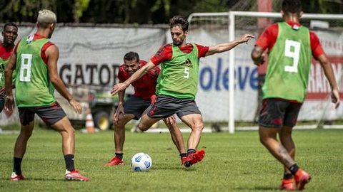 Perto da volta ao Flamengo, Rodrigo Caio faz primeiro treino completo junto com time
