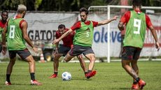 Perto da volta ao Flamengo, Rodrigo Caio faz primeiro treino completo junto com time