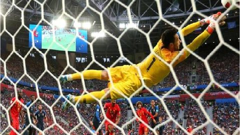 Atrás do bi: com gol de Umtiti, França bate a Bélgica e avança à final