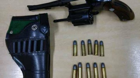 Homem é preso por posse ilegal de arma de fogo em Catanduva
