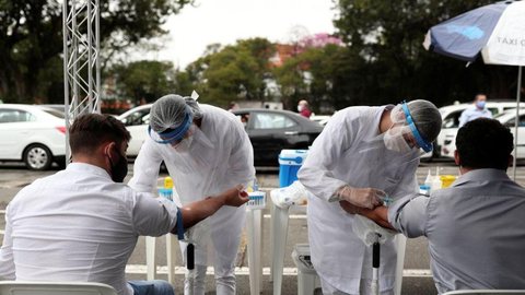 São Paulo contabiliza 290 mortes por coronavírus em 24 horas