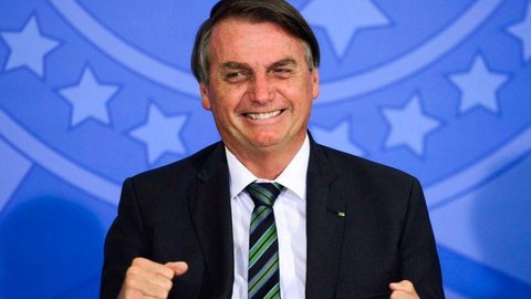 Bolsonaro liga para Arthur Lira e o parabeniza pela vitória