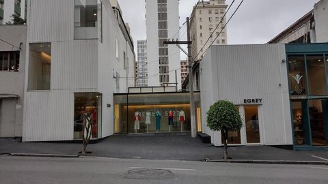 Loja de luxo construída em área pública de SP há 8 anos será interditada pela prefeitura