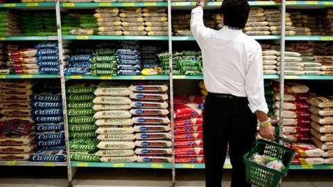 Preços de alimentos básicos sobem em 17 capitais em setembro