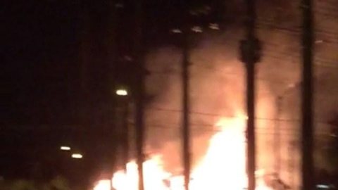 Ponto de apoio pega fogo no bairro Jardim Conceição em Rio Preto